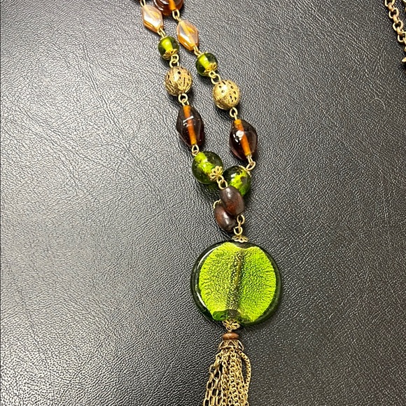 Green and Gold Beaded Necklace - Picture 2 of 3